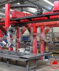 厢板自动焊接机械人